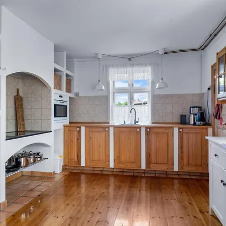 Huno - 2km From The Sea By Interhome